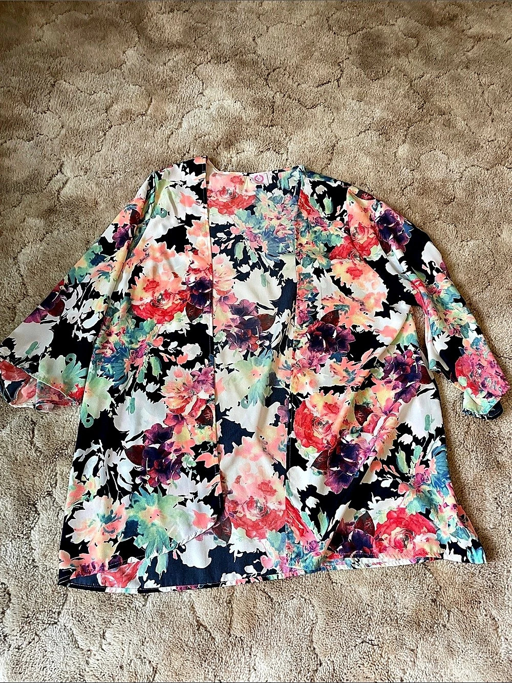 Wanna B Floral Kimono in Black & Pink Like New